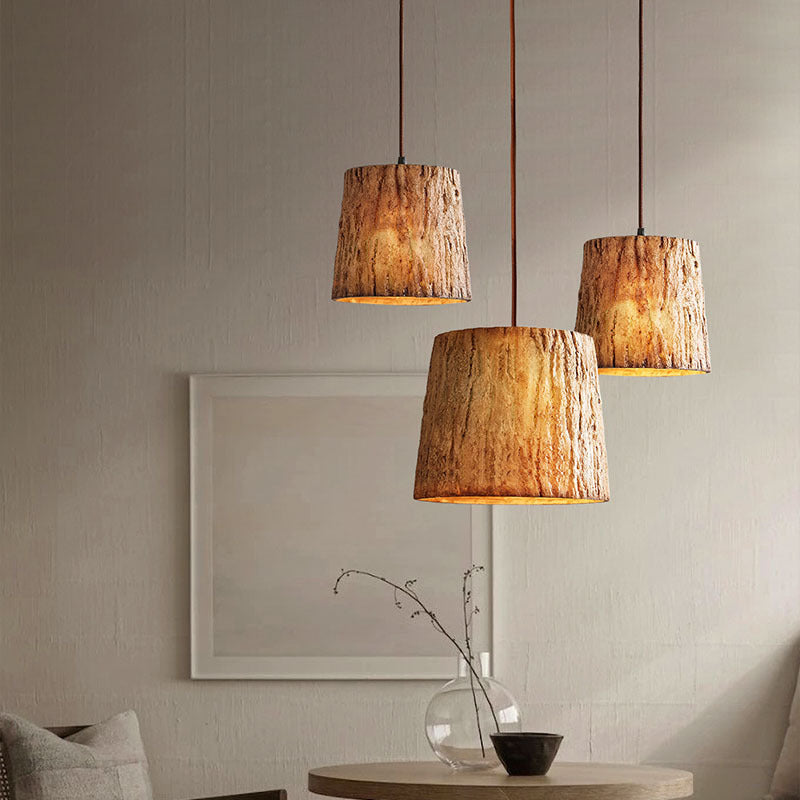 Lámpara colgante de troncos de madera