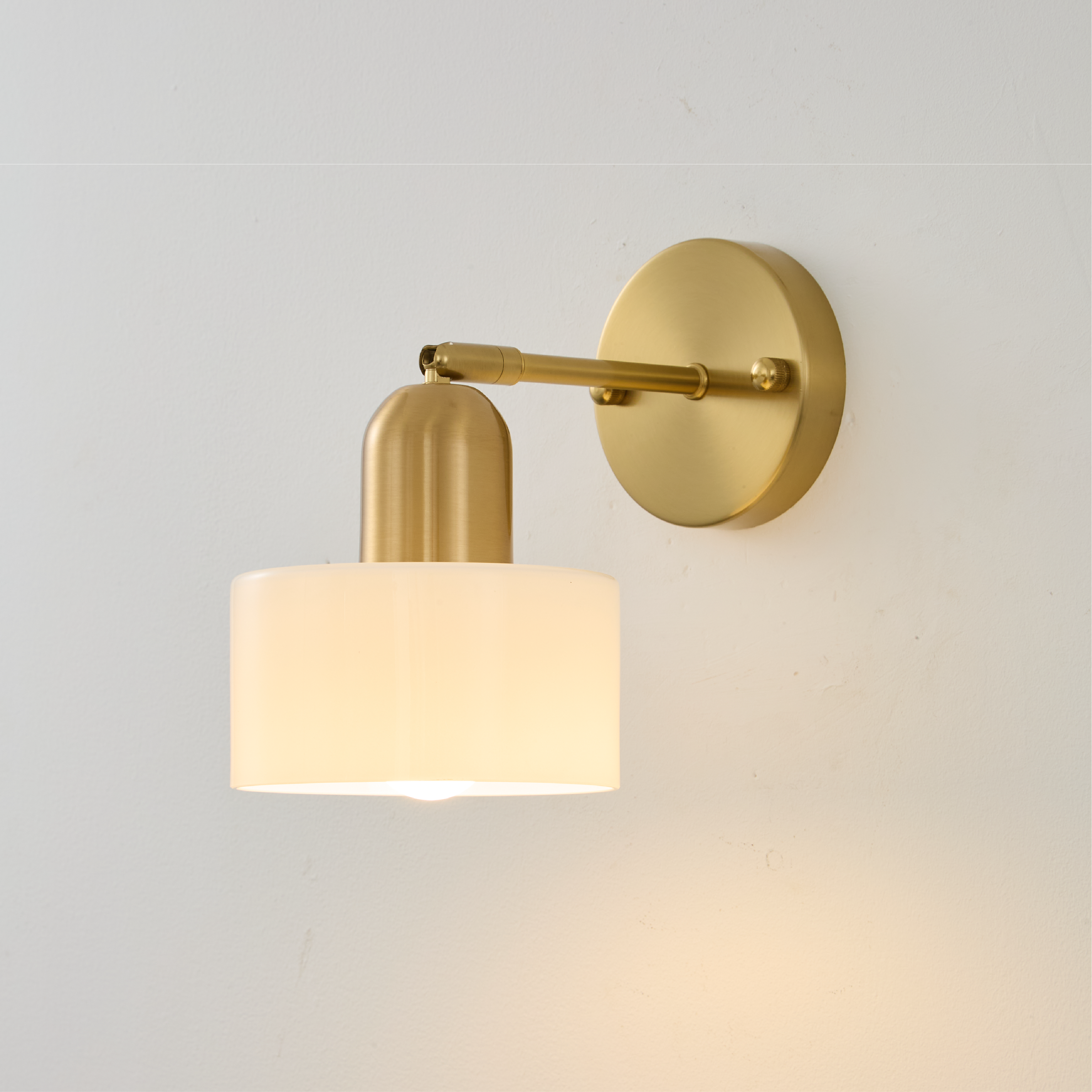 Aplique Bauhaus de cristal coloreado